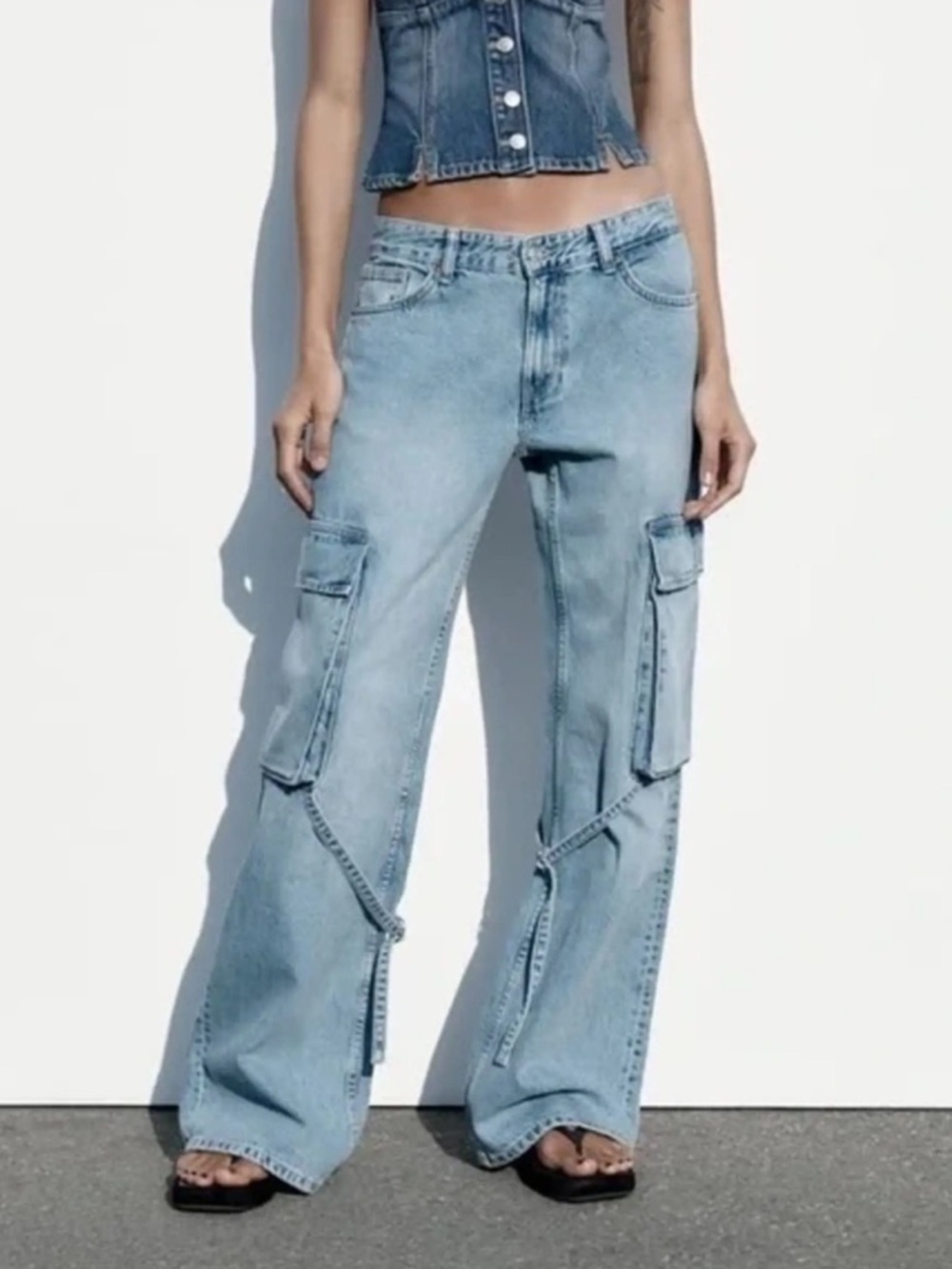 ZARA Women’s Light Wash Denim Cargo Jeans Button Zip Pockets Blue Solid